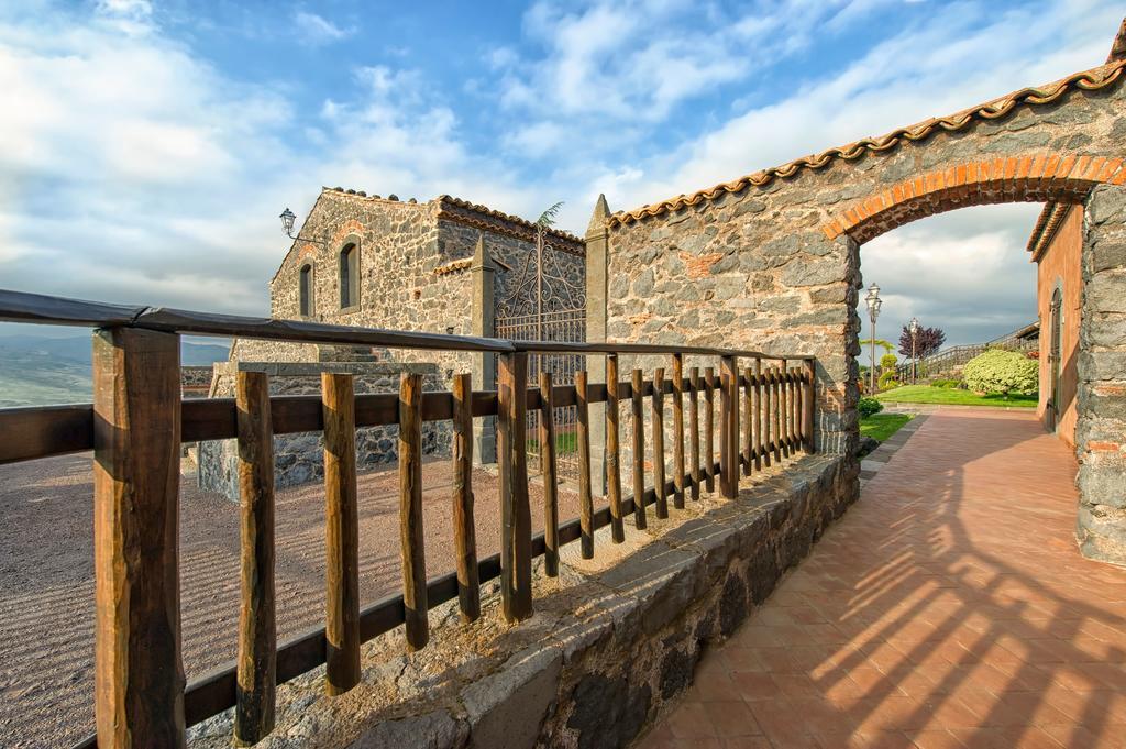 Etna Quota Mille Boutique Hotel, Typical Sicilian Food & Wine Randazzo Exterior foto
